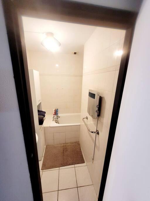 2 Centre Au Calme Apartment *